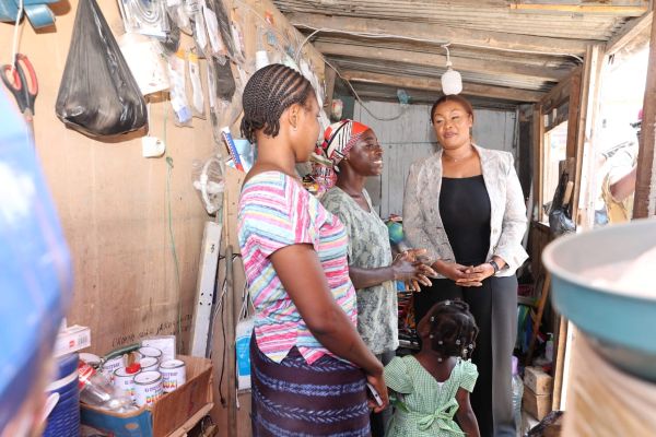 Lutte contre la pauvreté : Myss Belmonde Dogo évalue l’impact des filets sociaux productifs sur le terrain